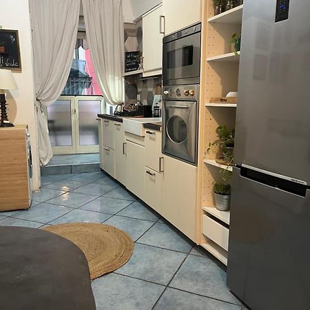 Mari Mari Apartment Наполи Екстериор снимка