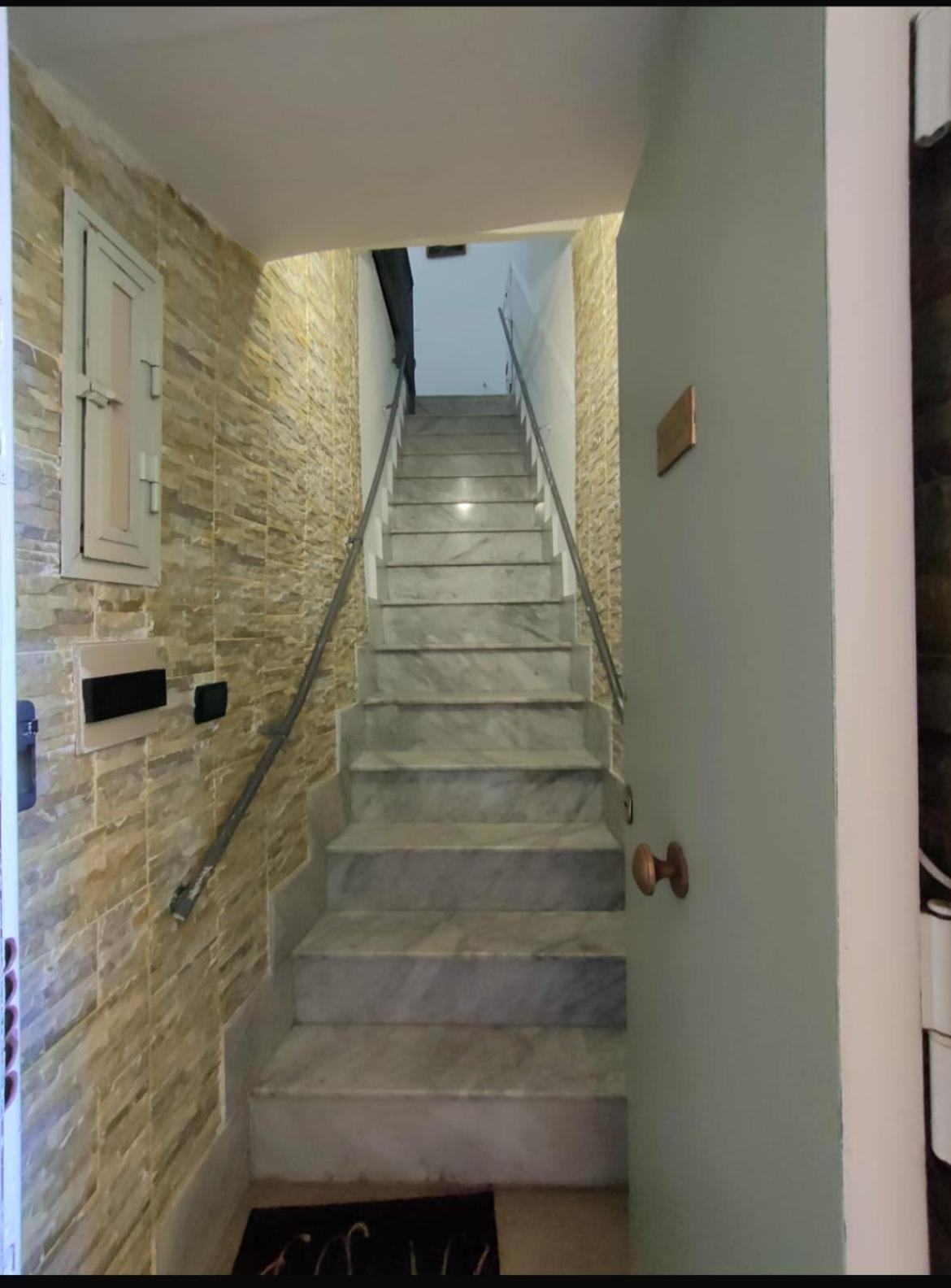 Mari Mari Apartment Наполи Екстериор снимка