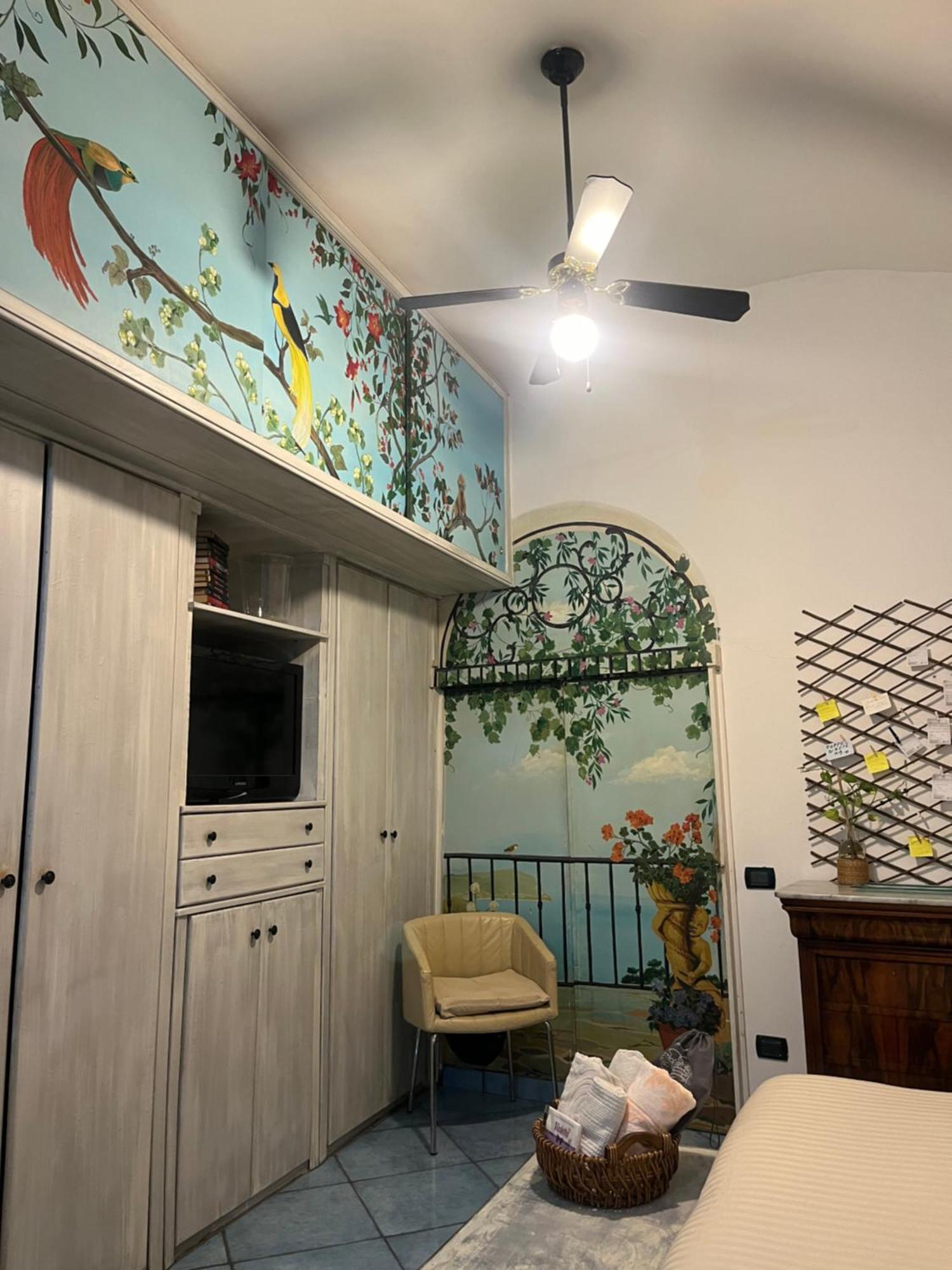 Mari Mari Apartment Наполи Екстериор снимка